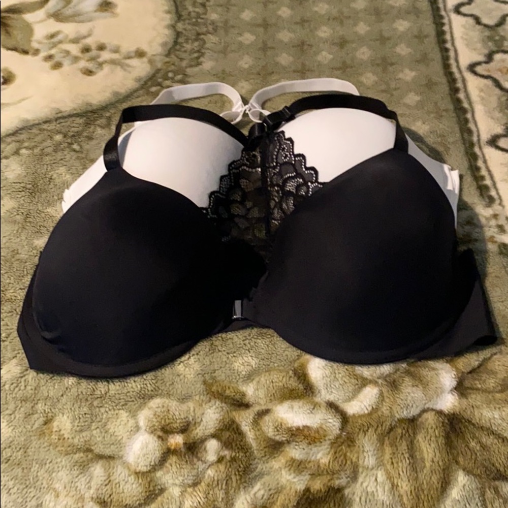 2 brand new bras